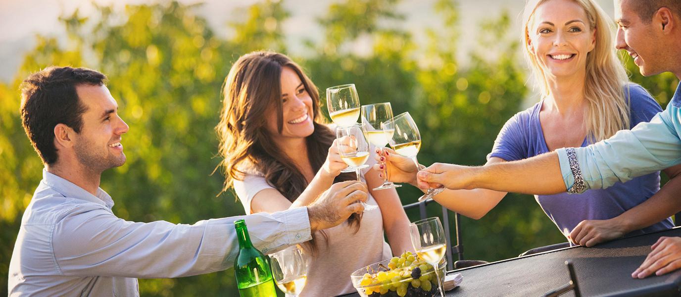 iStock/gilaxia Weinfest