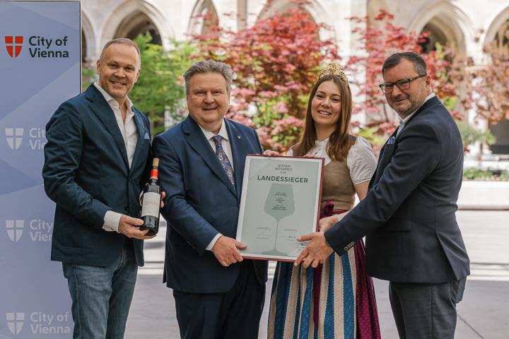 Urkundenübergabe Wiener Weinpreis 2026: Weingut Christ