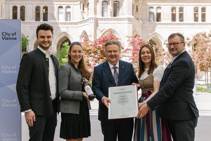 Urkundenübergabe Wiener Weinpreis 2026: Weingut Wolff